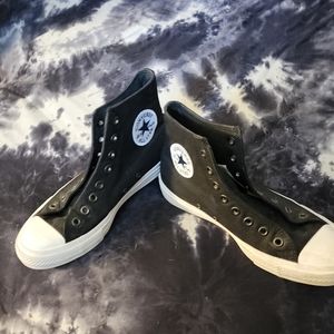 Chuck Taylor converse women's 10 men's 8 unisex black and white shoes